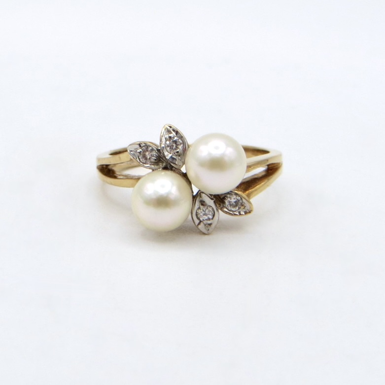 10kt Gold, Pearl and Diamond Ring