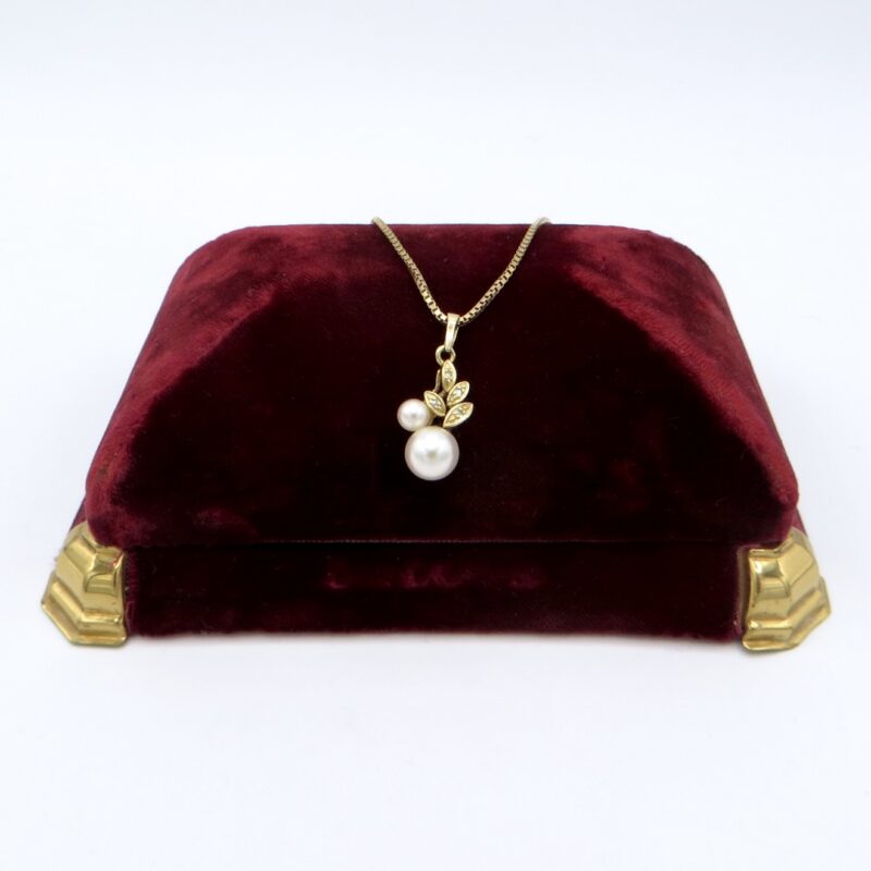 Gold, Pearl and Diamond Necklace