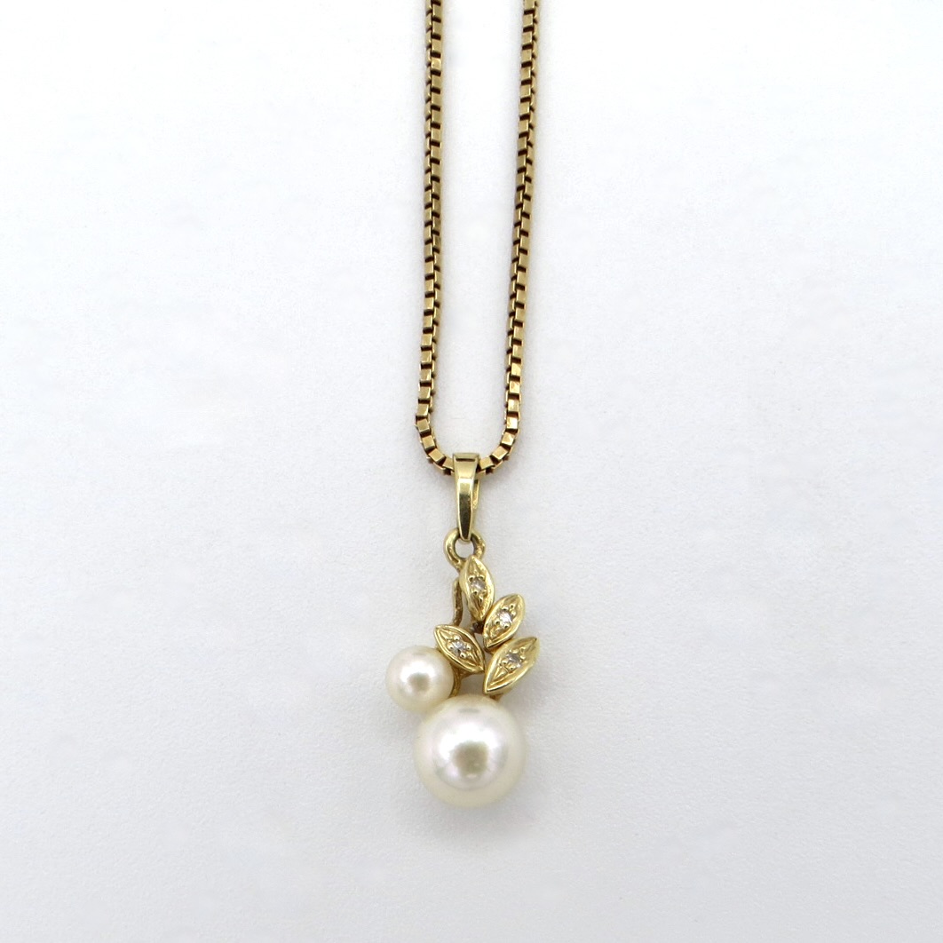 Gold, Pearl and Diamond Necklace